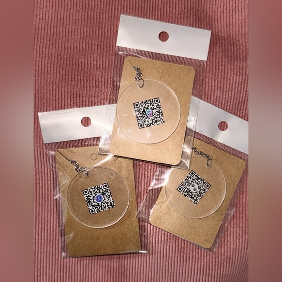 Custom QR code keychain / key fob / key ring - Picture 2 of 7